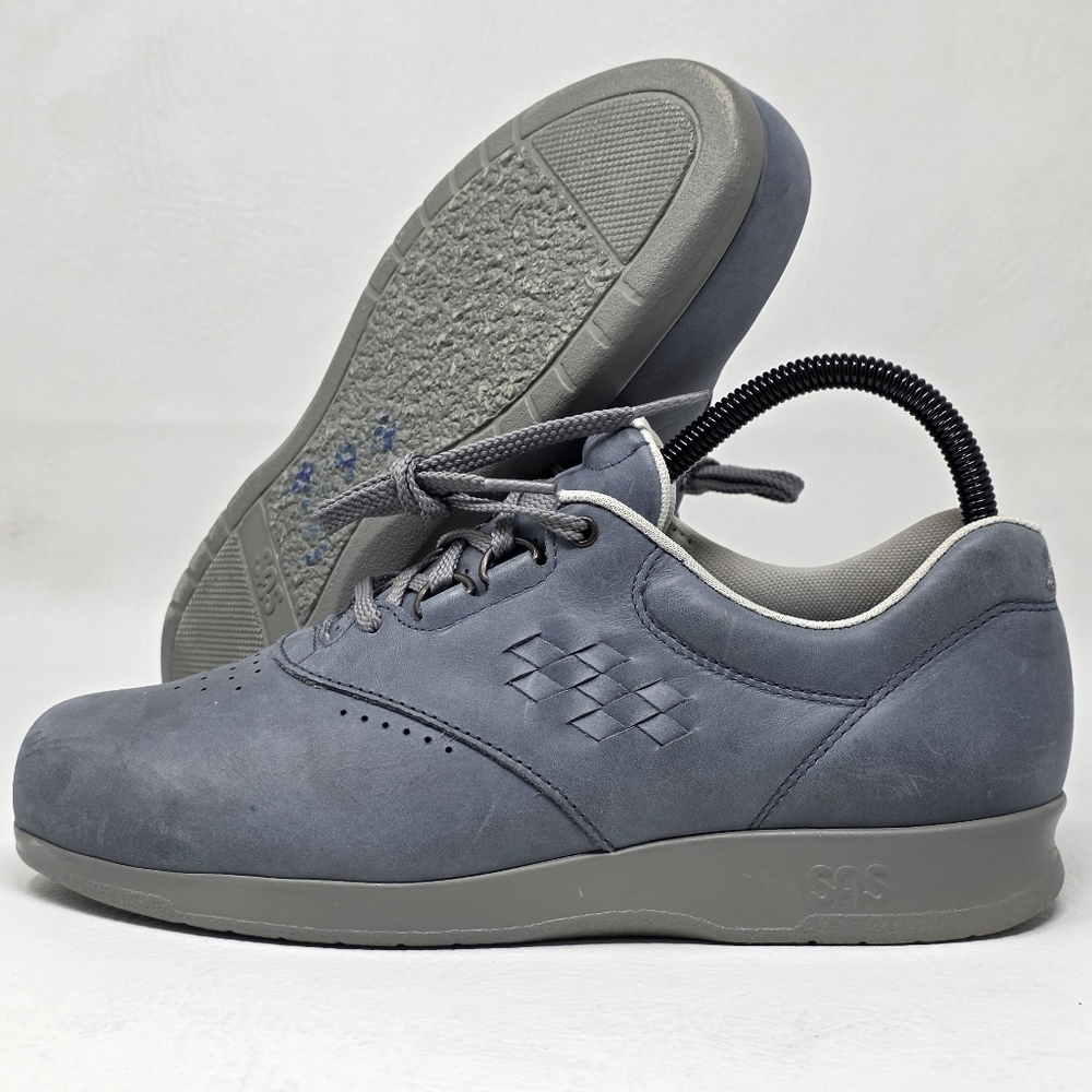 SAS Free Time Sneaker Women's Siz US 8  Leather Comfort Walking Shoes Pre-owned